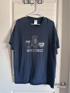 Never Forget Floppy Disc VHS Cassette Tape Graphic T-Shirt Size XL Black